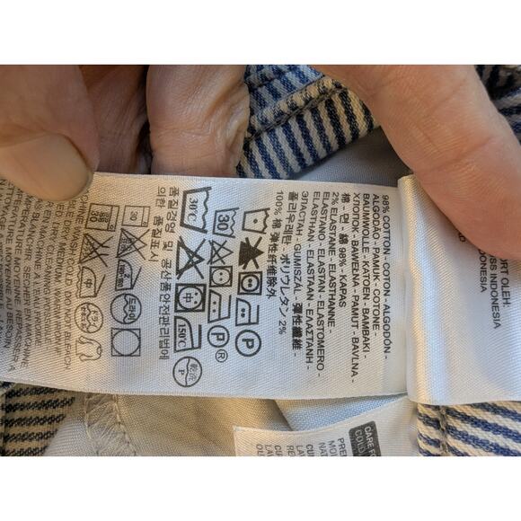 Levi’s Pinstripe Seersucker Bermuda Shorts Blue White Women’s Size 10 Waist - Picture 8 of 9